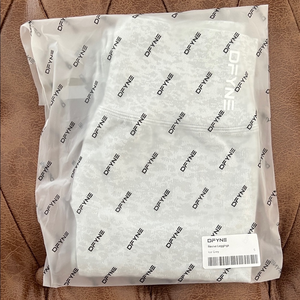 DFYNE Revive Ice Gray Leggings